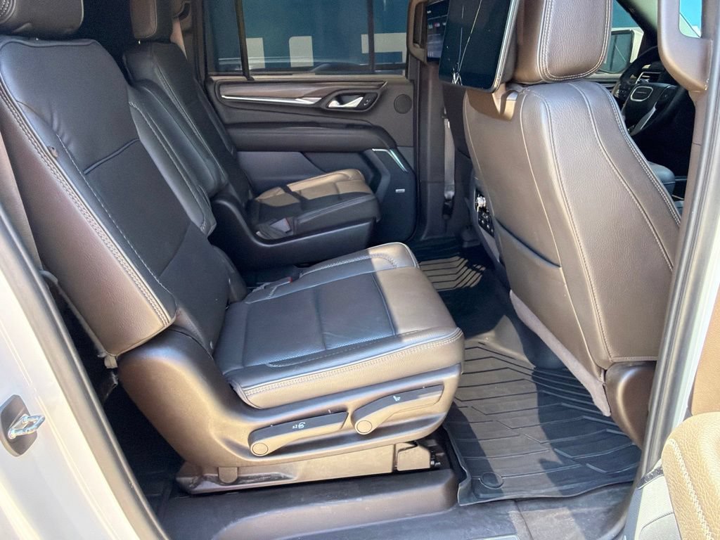 Used 2023 GMC Yukon XL Denali AWD/4WD image 14