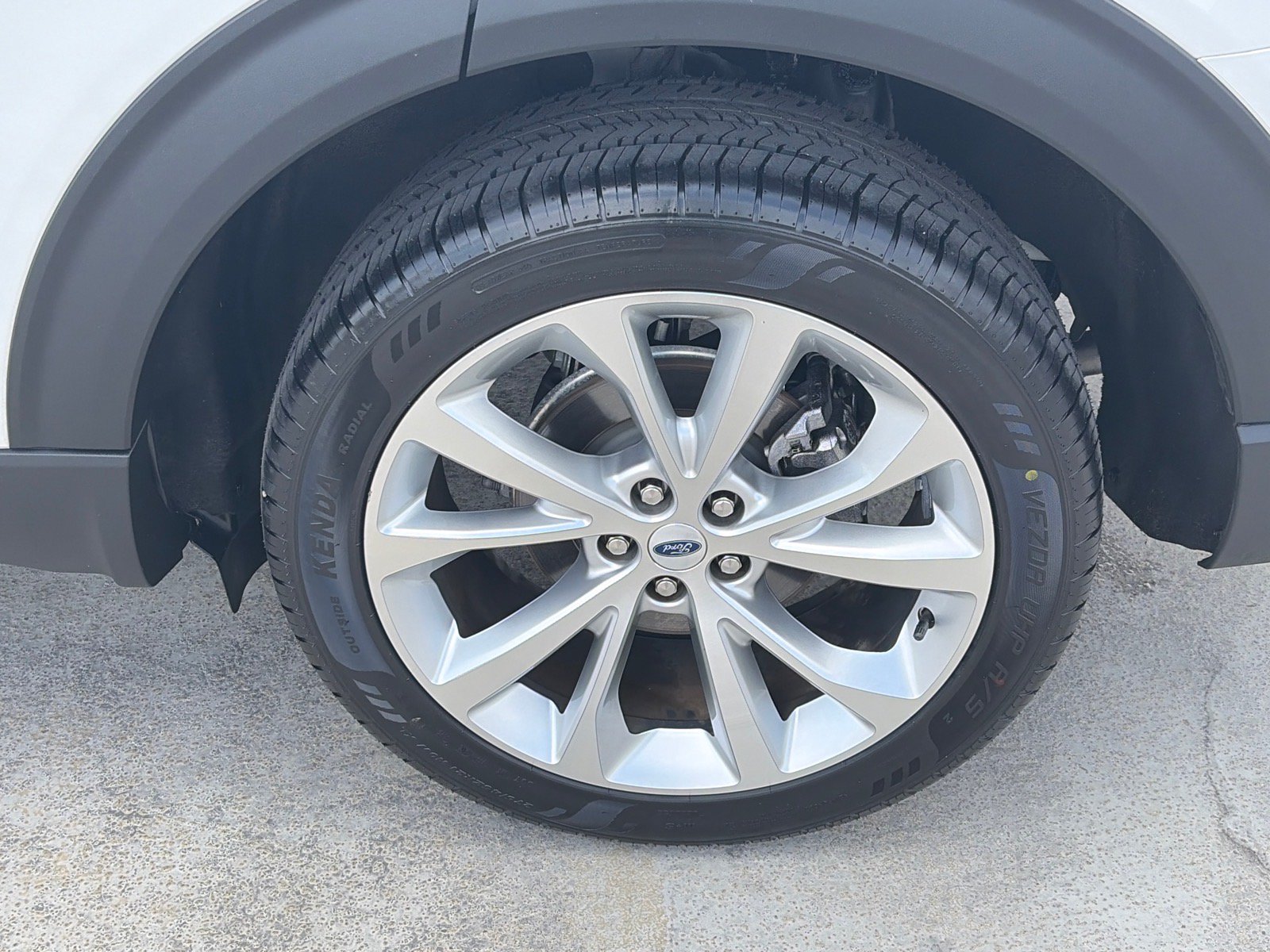 Certified 2023 Ford Explorer Platinum w/ Technology Package AWD/4WD image 21