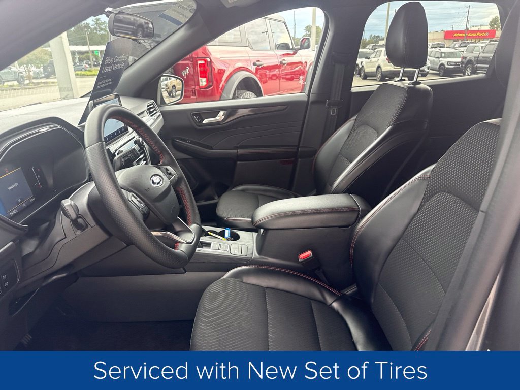 Certified 2025 Ford Escape ST-Line Select AWD/4WD image 11