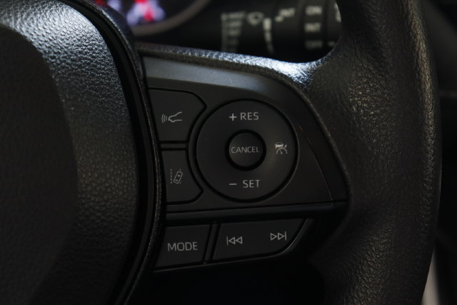 Used 2021 Toyota RAV4 XLE FWD image 15