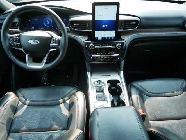 Certified 2023 Ford Explorer Platinum w/ Technology Package AWD/4WD image 17