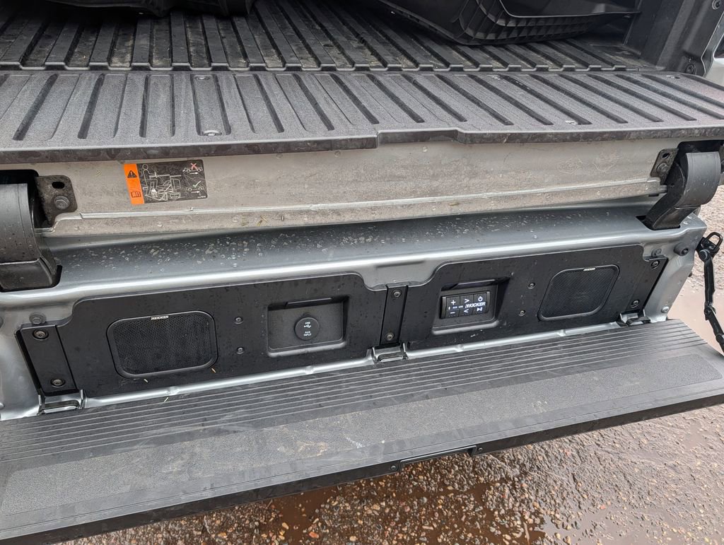 Used 2025 GMC Sierra 1500 Denali Ultimate image 11