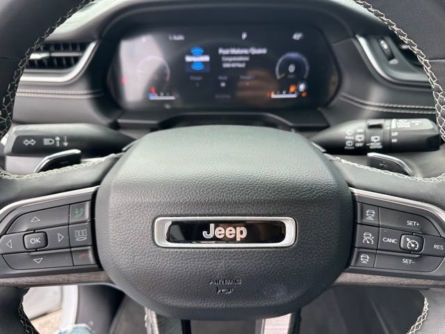 Used 2023 Jeep Grand Cherokee L Limited w/ Luxury Tech Group II AWD/4WD image 31