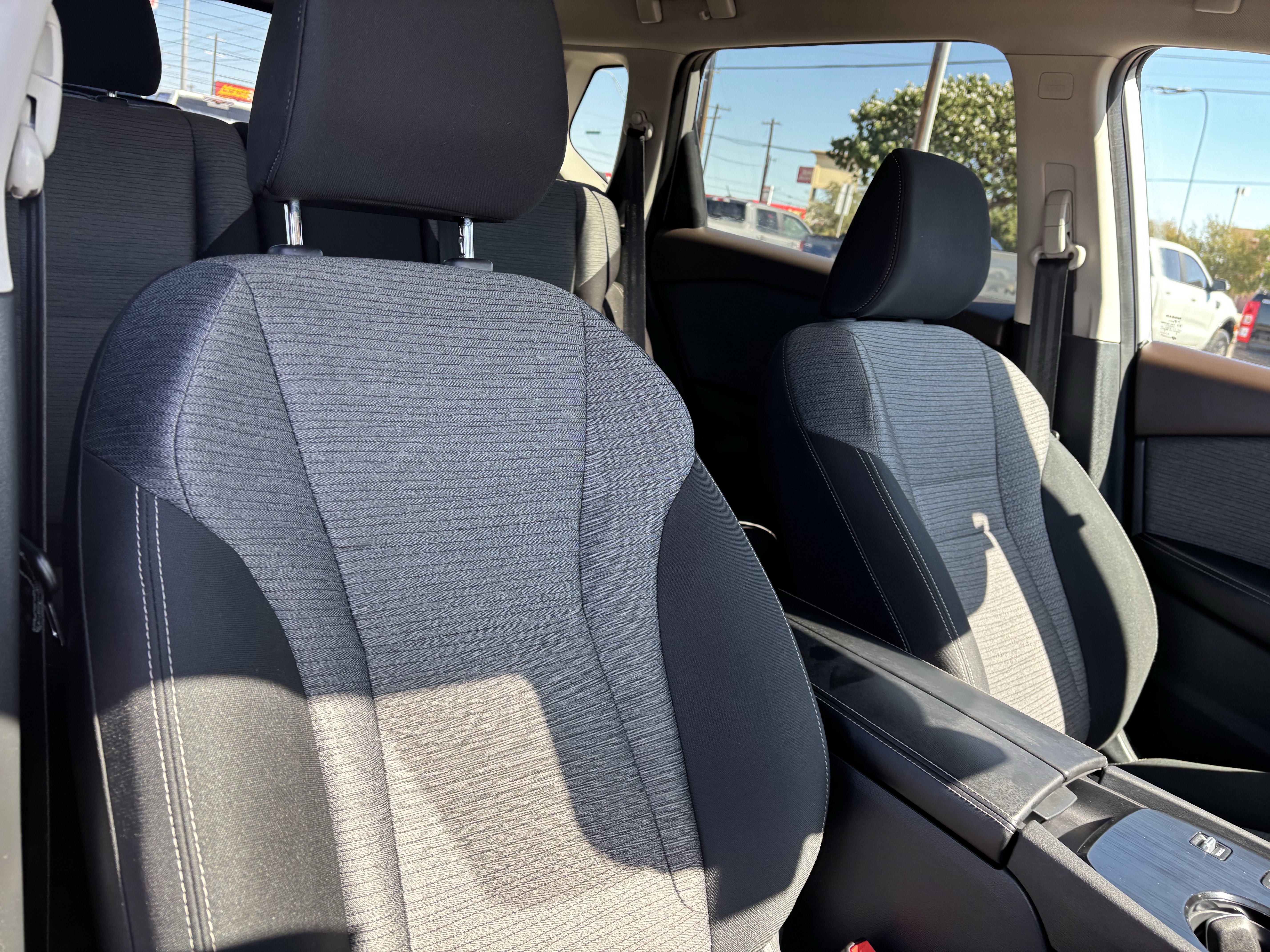 Used 2023 Nissan Rogue SV image 24