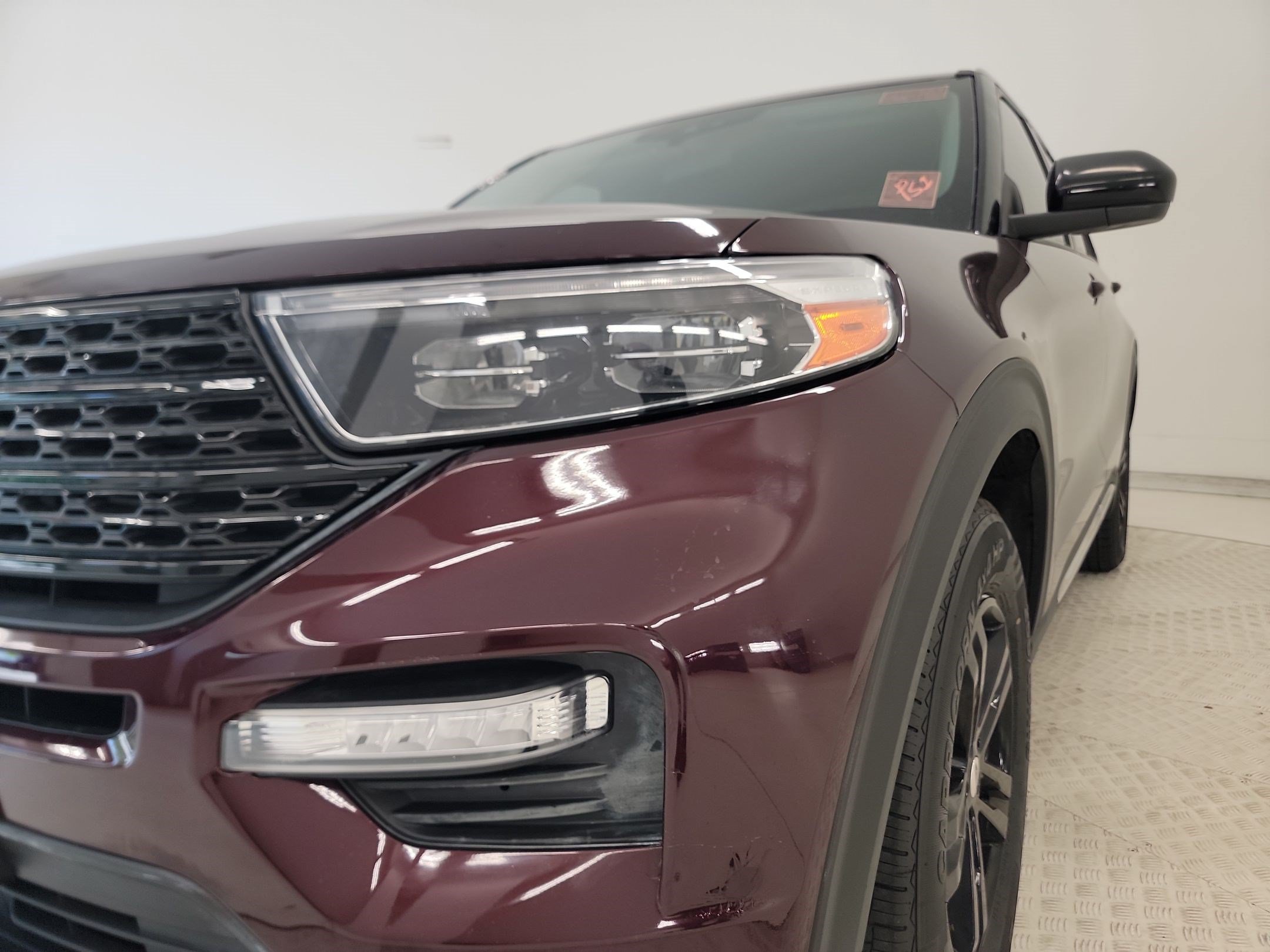 Certified 2022 Ford Explorer XLT w/ Equipment Group 202A RWD image 9