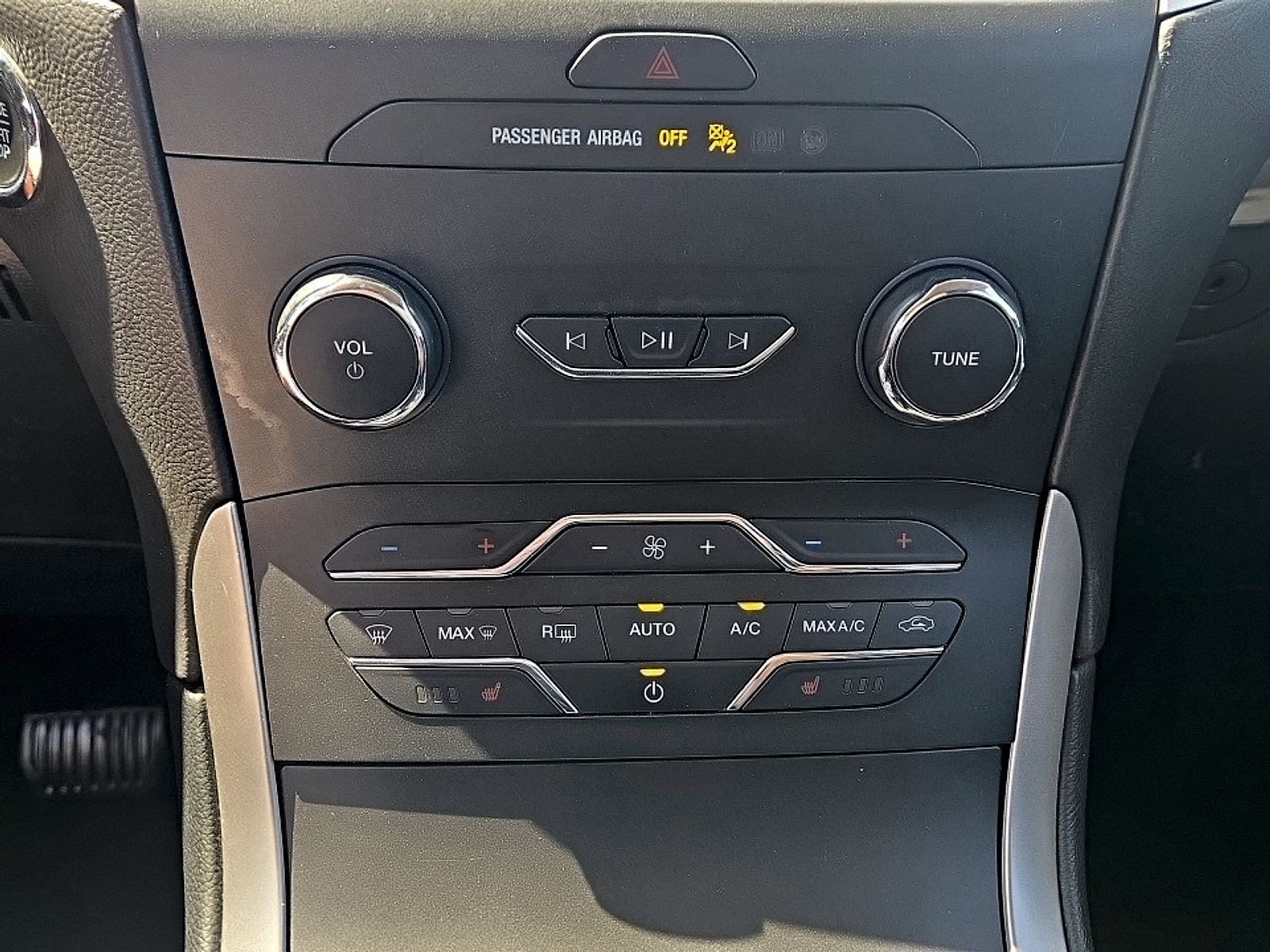 Certified 2019 Ford Edge SEL w/ Equipment Group 201A AWD/4WD image 19