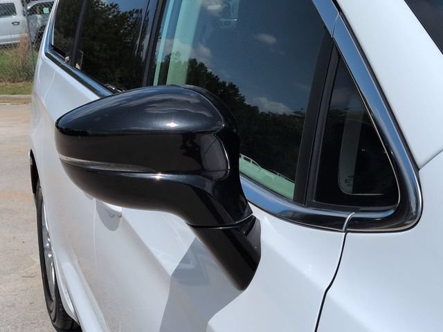 Used 2024 Chrysler Pacifica Touring-L FWD image 13