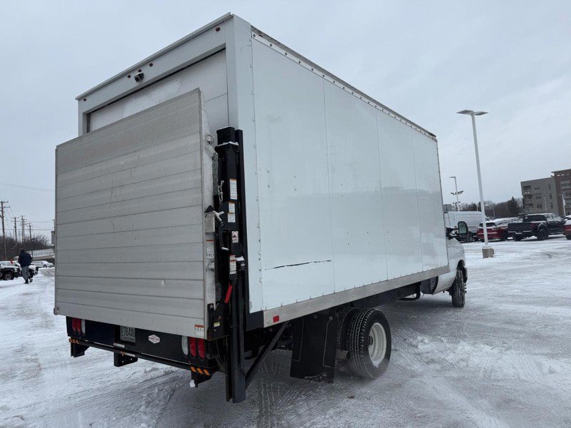 Certified 2024 Ford E-450 and Econoline 450 Super Duty w/ Power Windows & Locks Group image 5