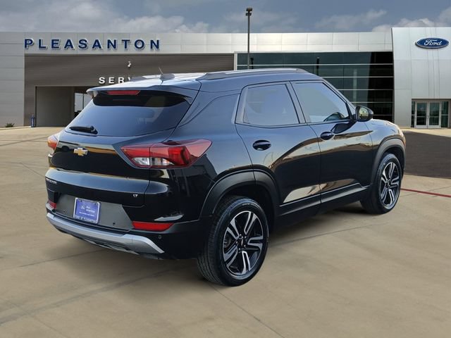 Used 2025 Chevrolet TrailBlazer LT w/ LT Cold Weather Package FWD image 5