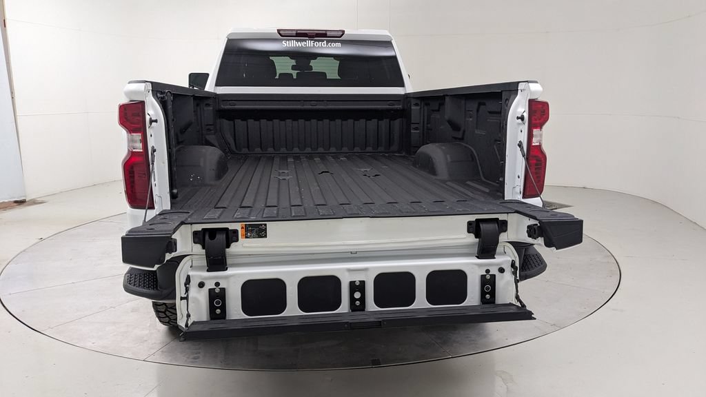Used 2025 Chevrolet Silverado 2500 Custom w/ Custom Value Package AWD/4WD image 7