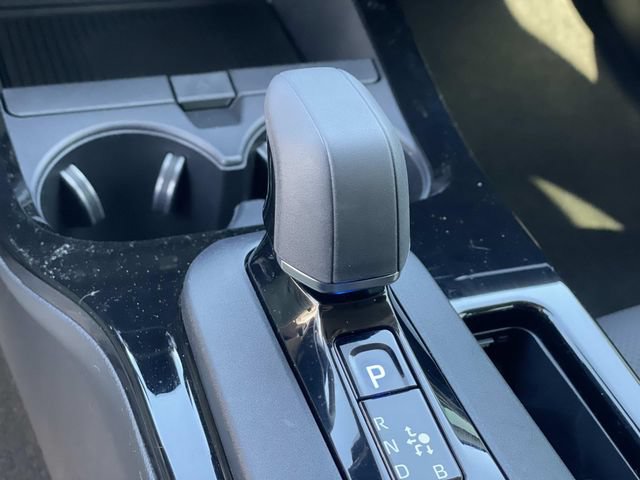 Used 2024 Toyota Prius XLE FWD image 16
