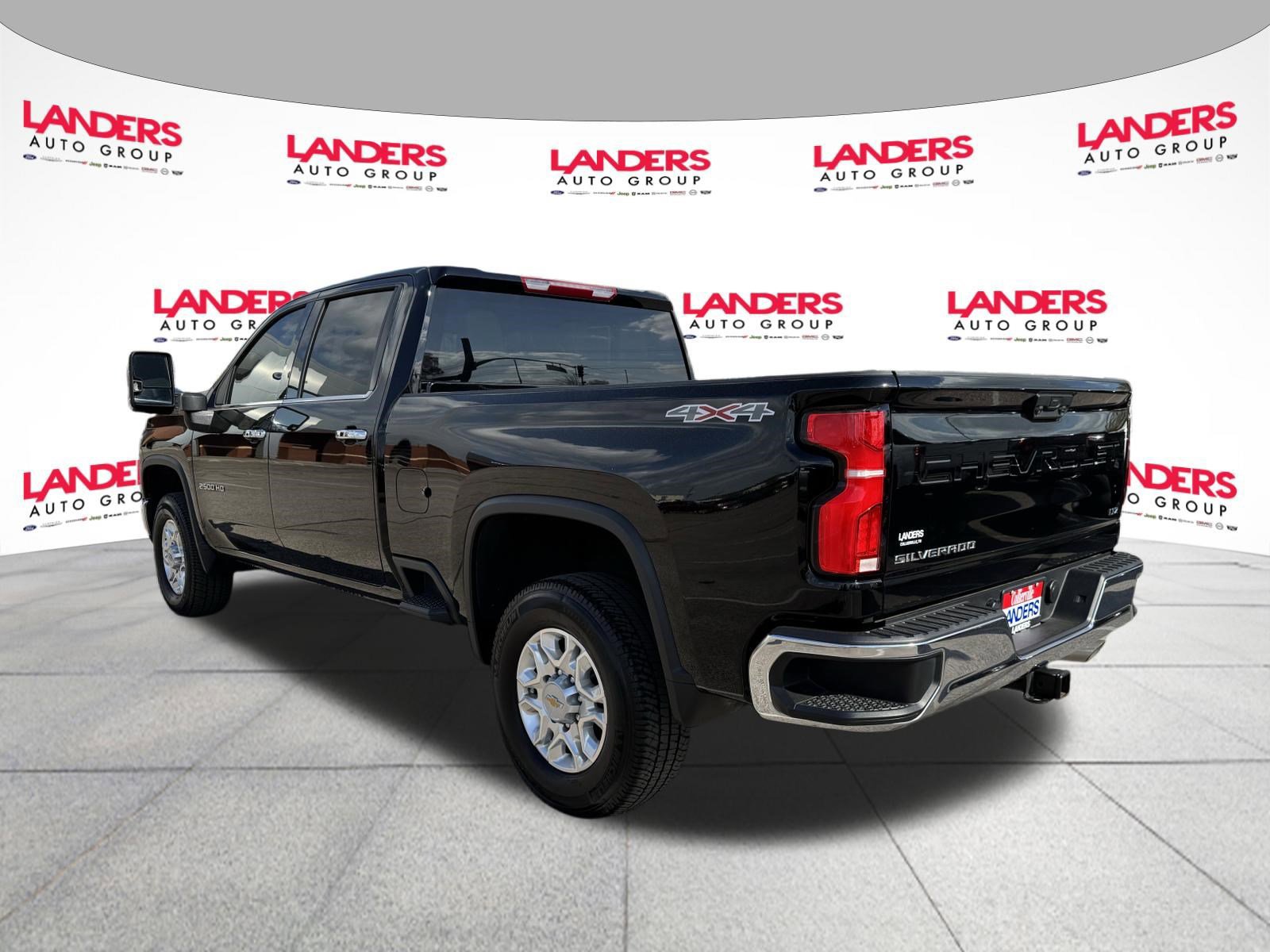 Used 2025 Chevrolet Silverado 2500 LTZ image 3