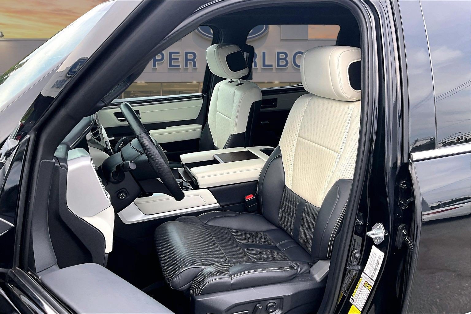 Used 2024 Toyota Tundra Capstone AWD/4WD image 26