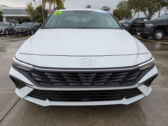 Used 2025 Hyundai Elantra Sport image 8