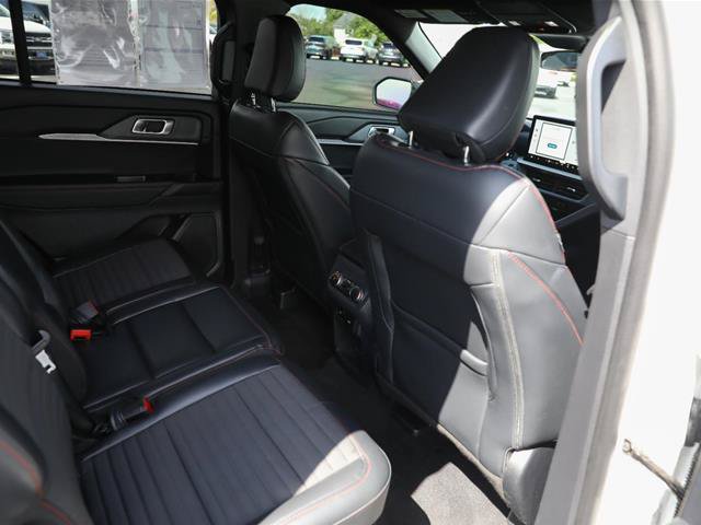 Certified 2025 Ford Explorer ST-Line w/ ST-Line Street Pack AWD/4WD image 38