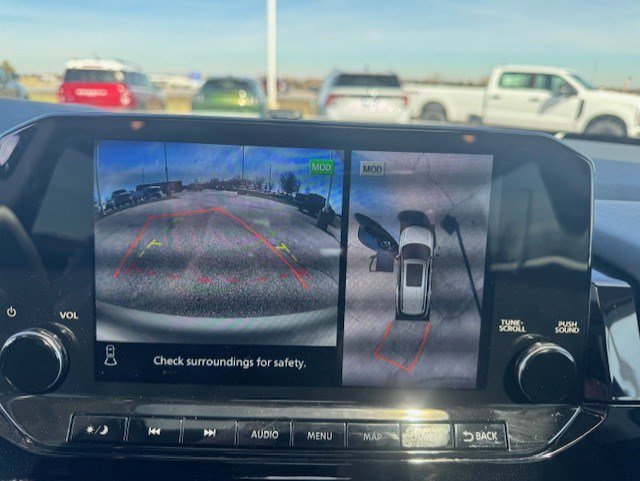 Used 2024 Nissan Pathfinder Platinum image 21