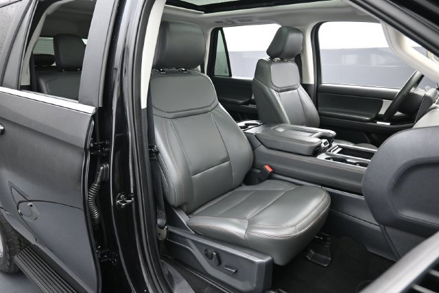 Certified 2025 Ford Expedition Max Active AWD/4WD image 32