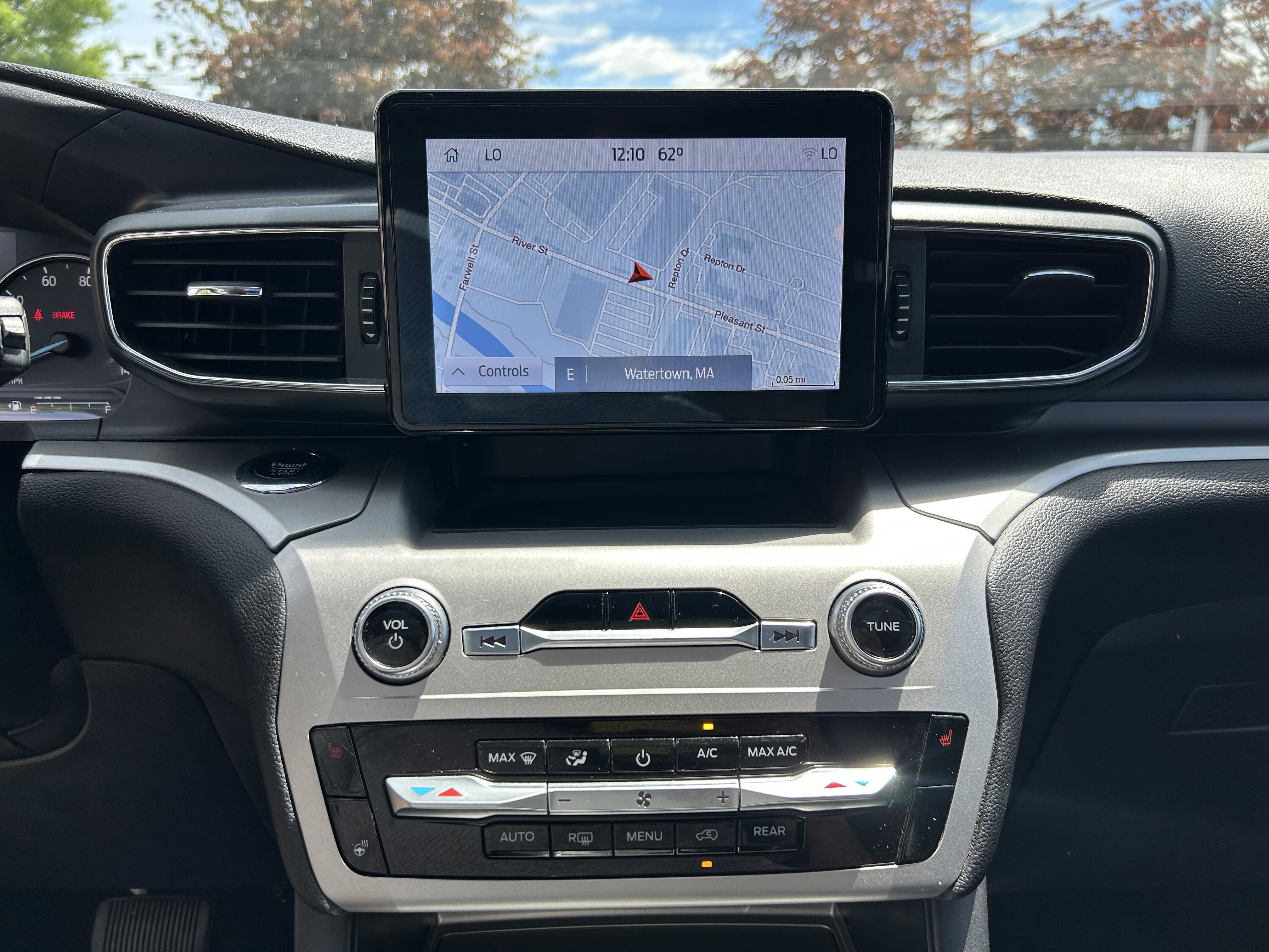 Certified 2022 Ford Explorer XLT w/ Equipment Group 202A image 21