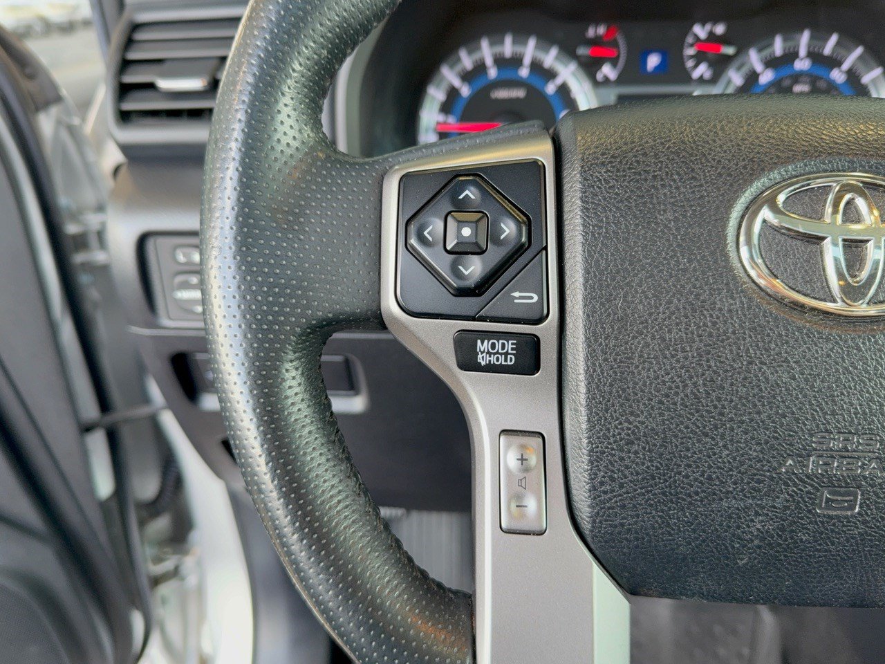 Used 2018 Toyota 4Runner Limited AWD/4WD image 18