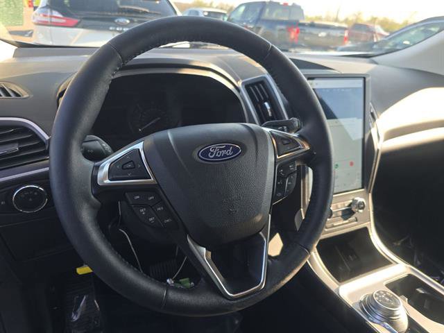 Certified 2024 Ford Edge SEL w/ Convenience Package AWD/4WD image 16