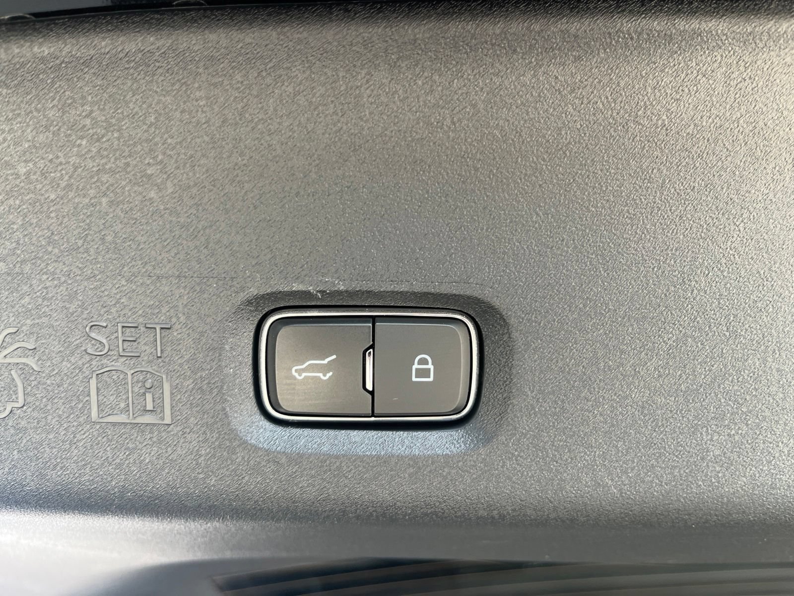 Certified 2025 Ford Expedition Platinum AWD/4WD image 9