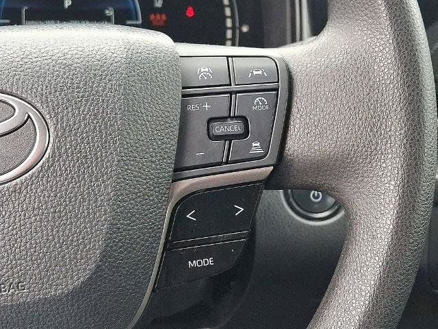 Used 2025 Toyota Camry LE FWD image 19