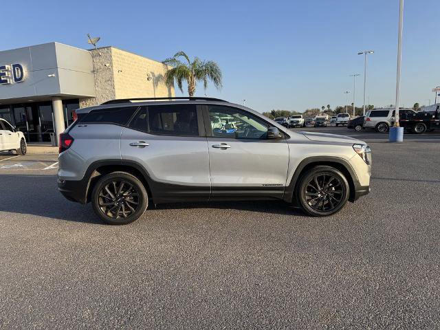 Used 2024 GMC Terrain SLE w/ Driver Convenience Package image 6
