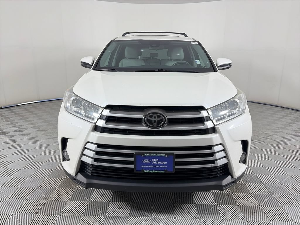 Used 2018 Toyota Highlander Plus w/ Carpet Mat Package (TMS) AWD/4WD image 2