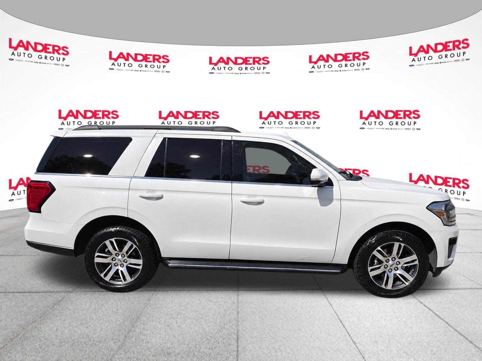 Certified 2022 Ford Expedition XLT RWD image 4