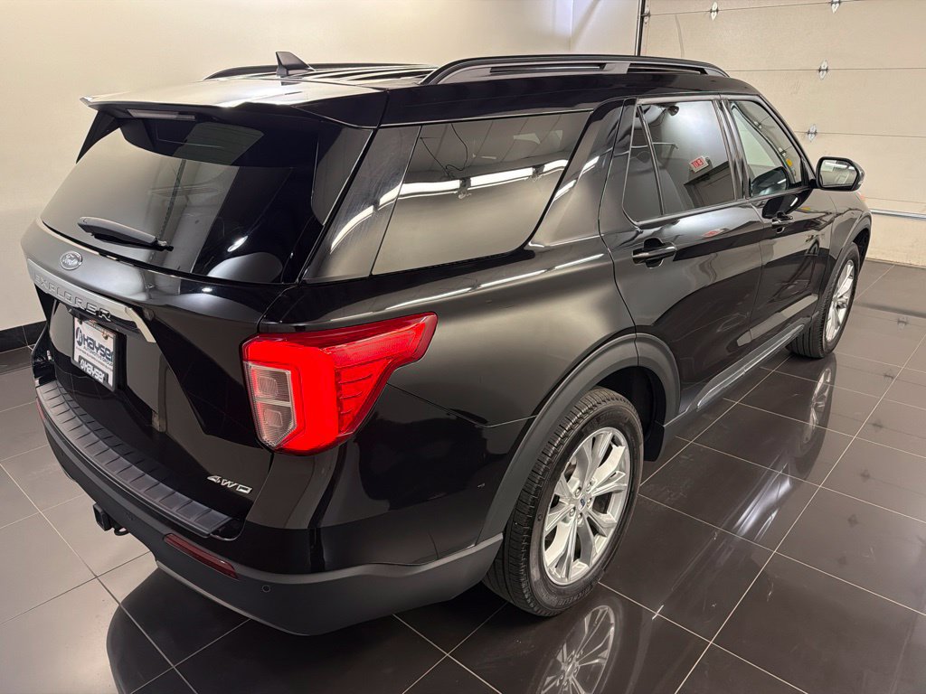 Certified 2024 Ford Explorer XLT w/ Equipment Group 202A AWD/4WD image 6
