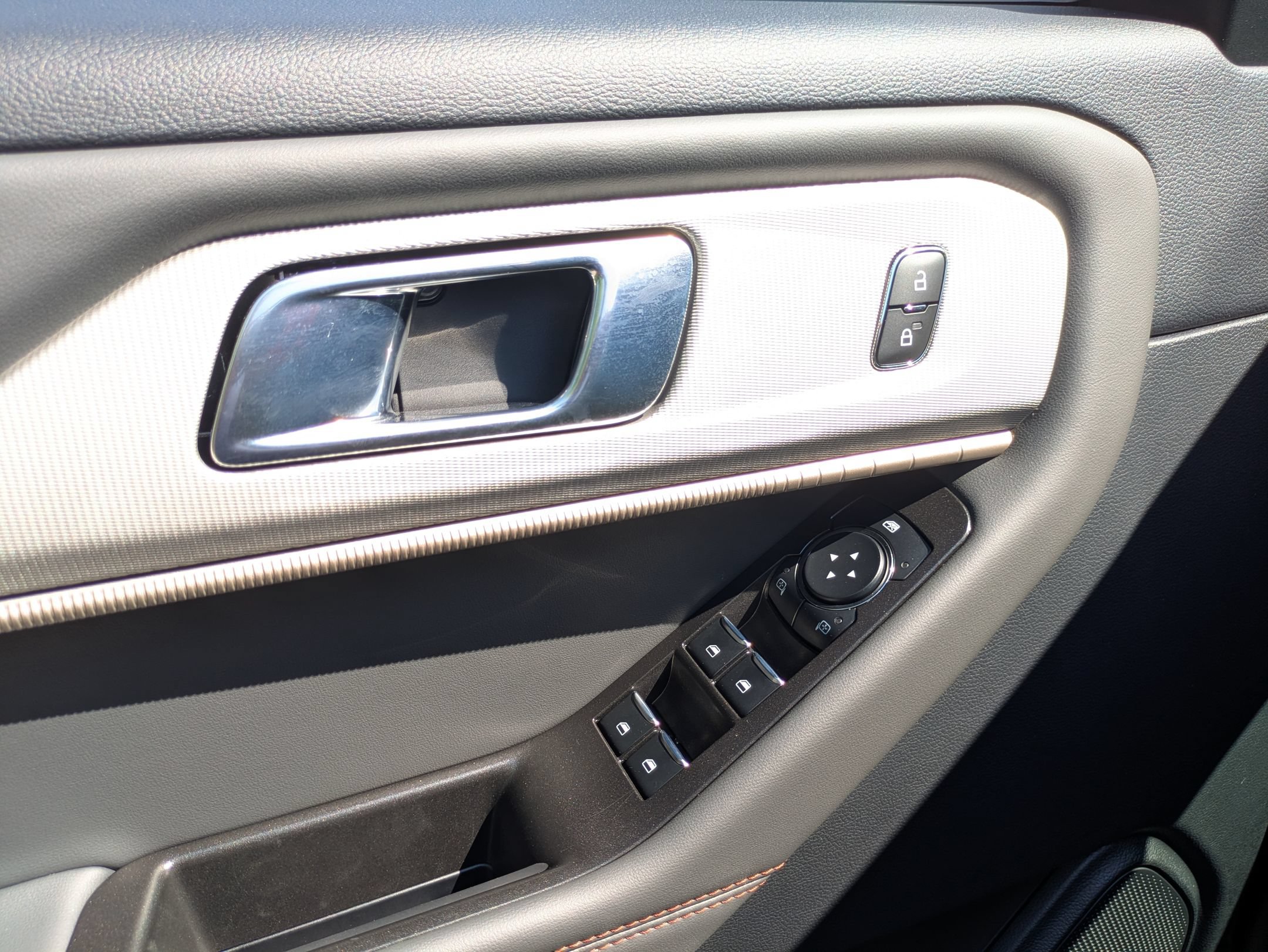 Certified 2026 Ford Explorer Active RWD image 16