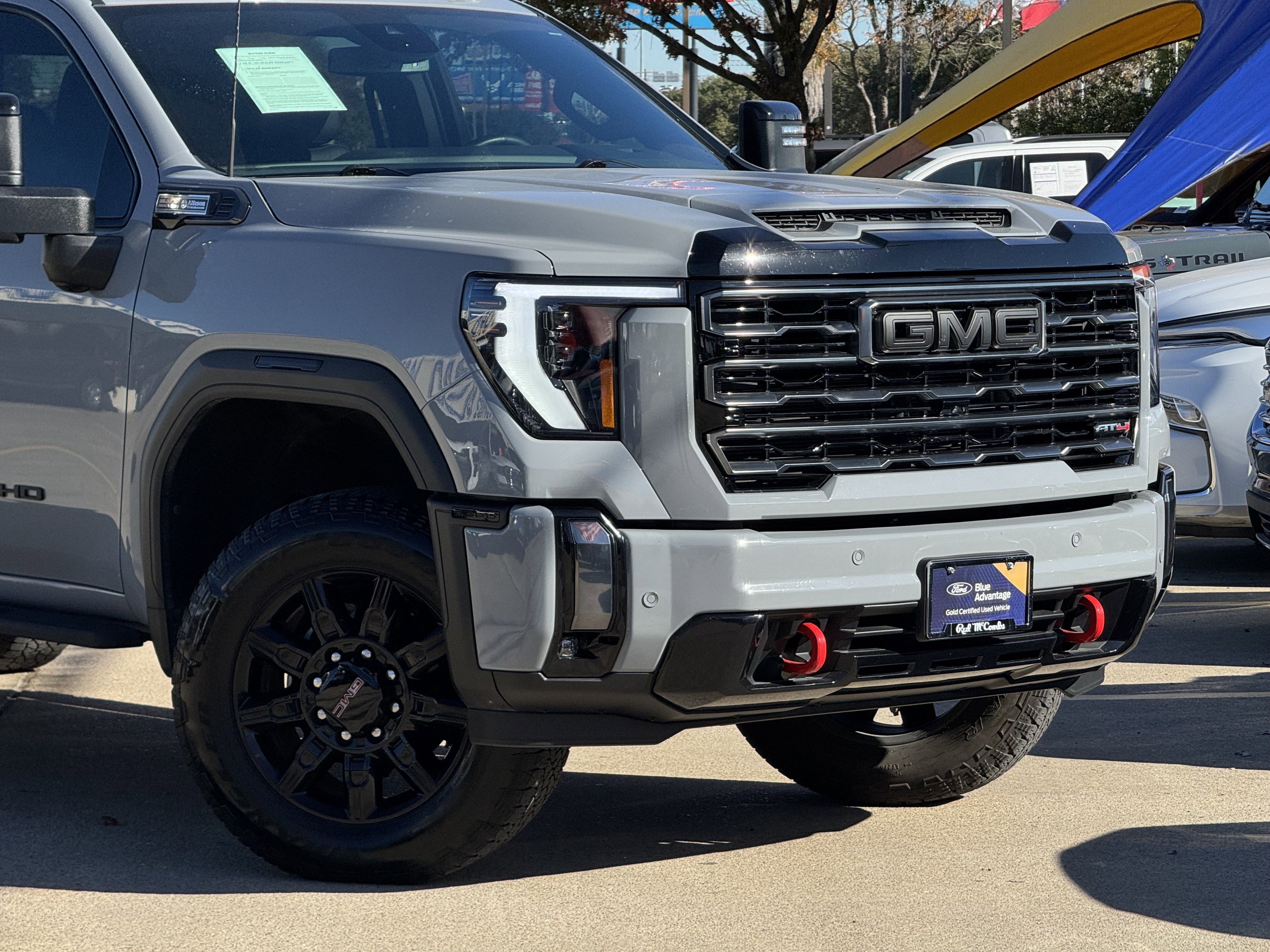Used 2024 GMC Sierra 2500 AT4 w/ AT4 Preferred Package image 2