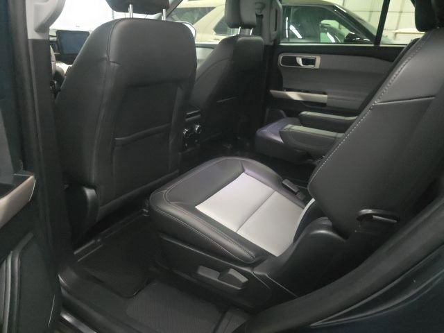 Certified 2023 Ford Explorer XLT w/ Equipment Group 202A AWD/4WD image 15
