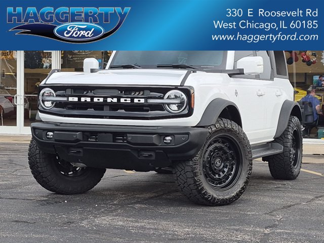 Certified 2025 Ford Bronco Outer Banks w/ Sasquatch Package AWD/4WD image 1