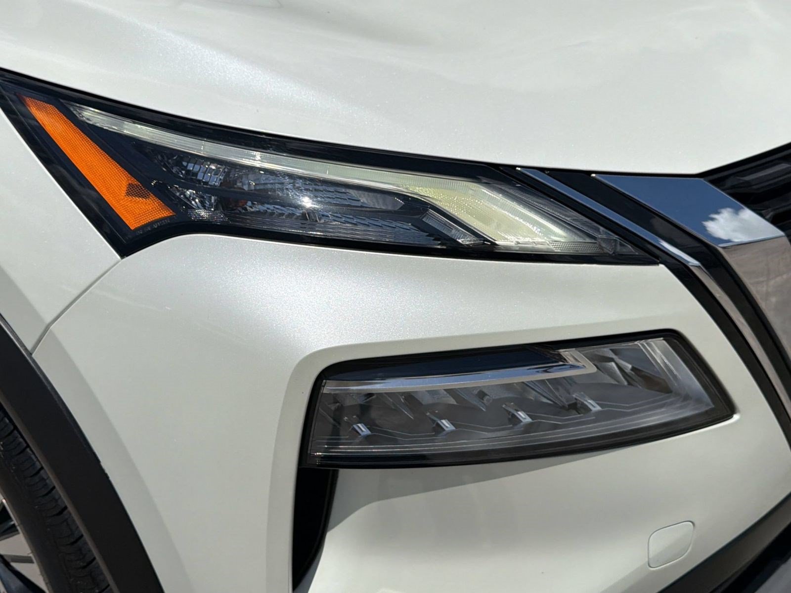Used 2023 Nissan Rogue SV FWD image 12