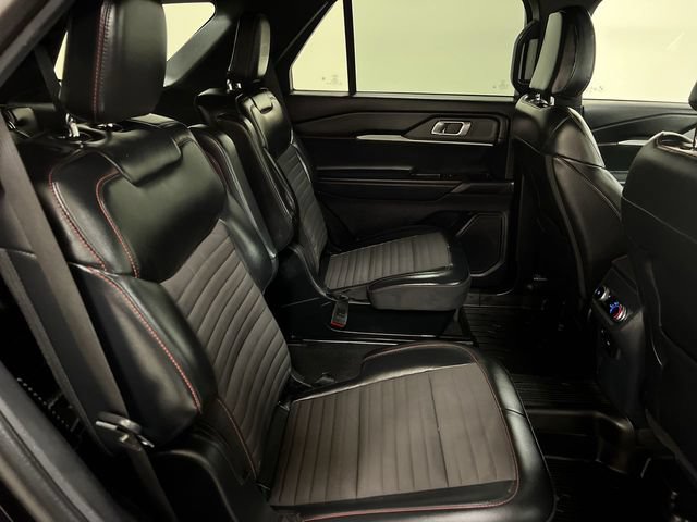 Certified 2025 Ford Explorer ST-Line AWD/4WD image 7