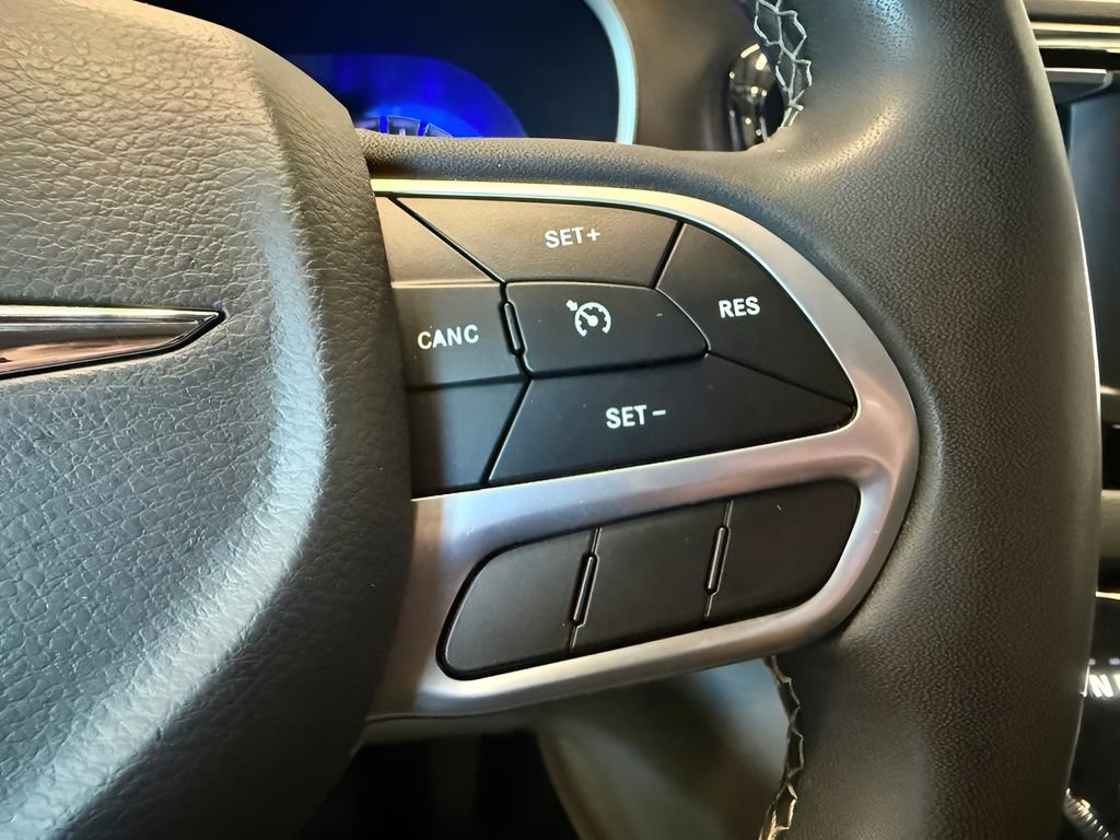 Used 2023 Chrysler Voyager LX FWD image 26