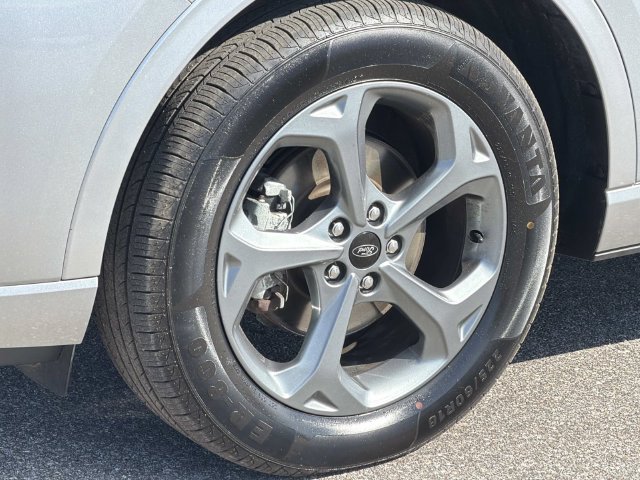 Certified 2024 Ford Escape ST-Line AWD/4WD image 13