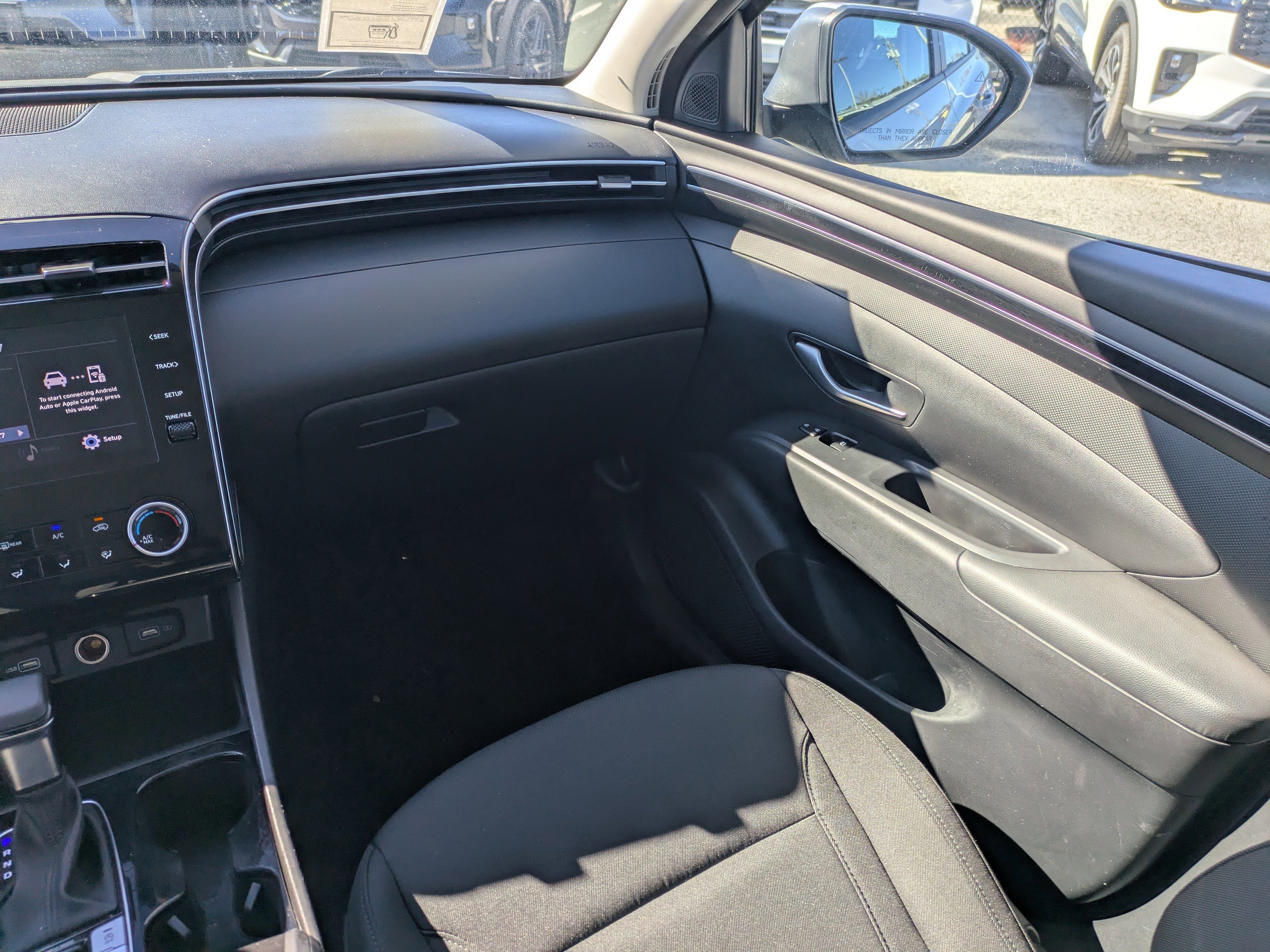 Used 2023 Hyundai Tucson SE image 19