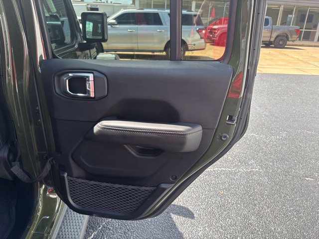 Used 2023 Jeep Wrangler Unlimited Sahara w/ Cold Weather Group AWD/4WD image 25