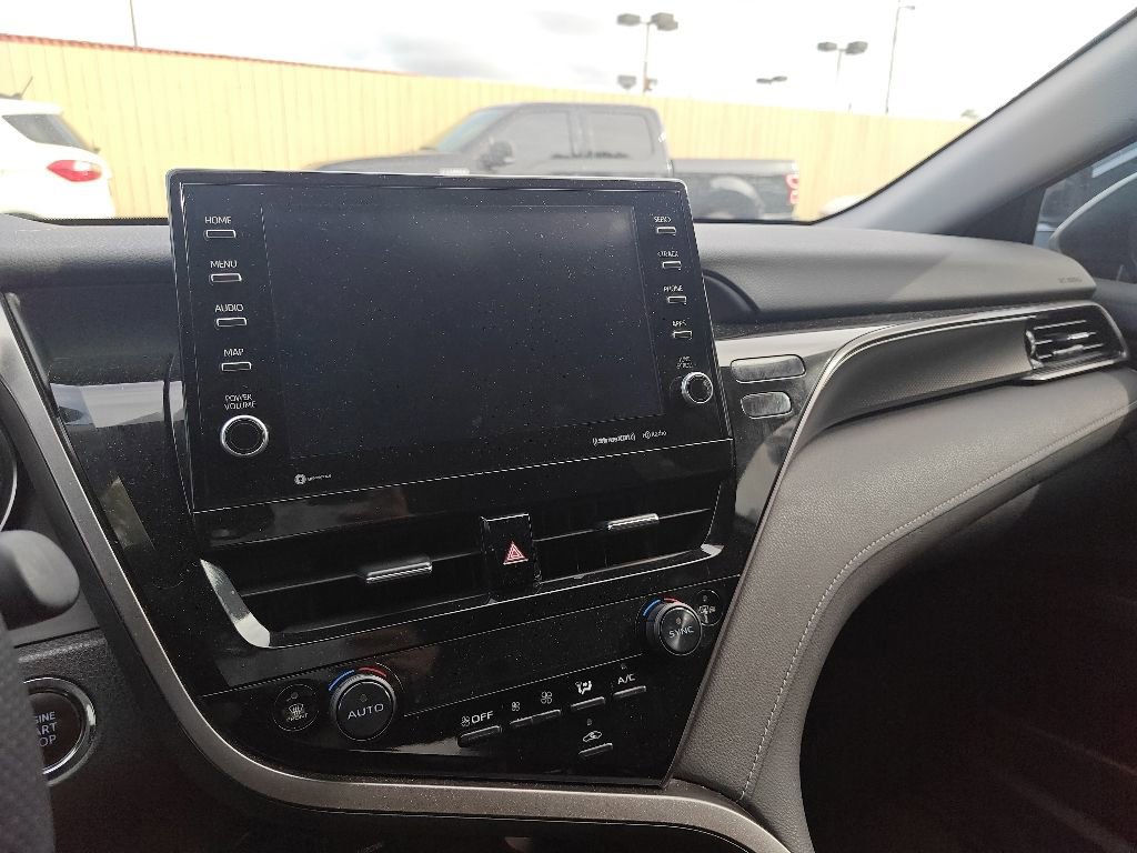 Used 2022 Toyota Camry XSE FWD image 11