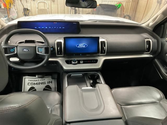 Certified 2025 Ford Expedition Active AWD/4WD image 6