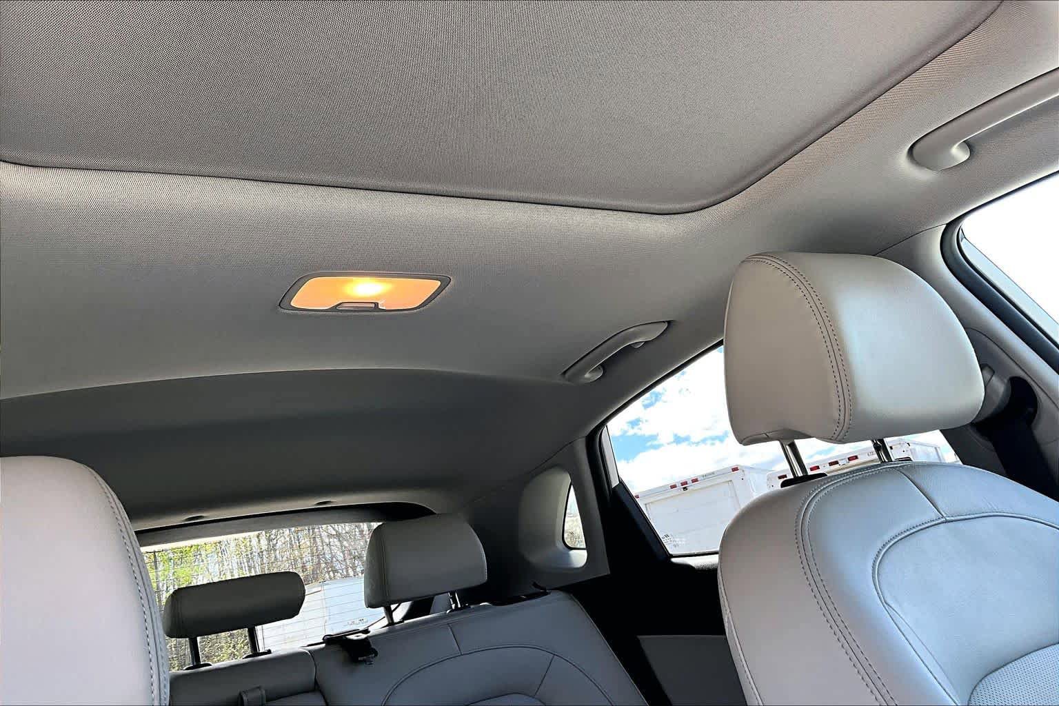 Used 2019 Chevrolet Equinox LT AWD/4WD image 14