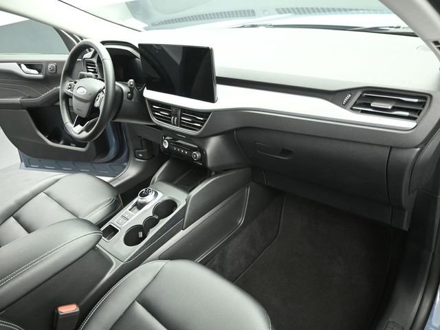 Certified 2025 Ford Escape Platinum AWD/4WD image 44