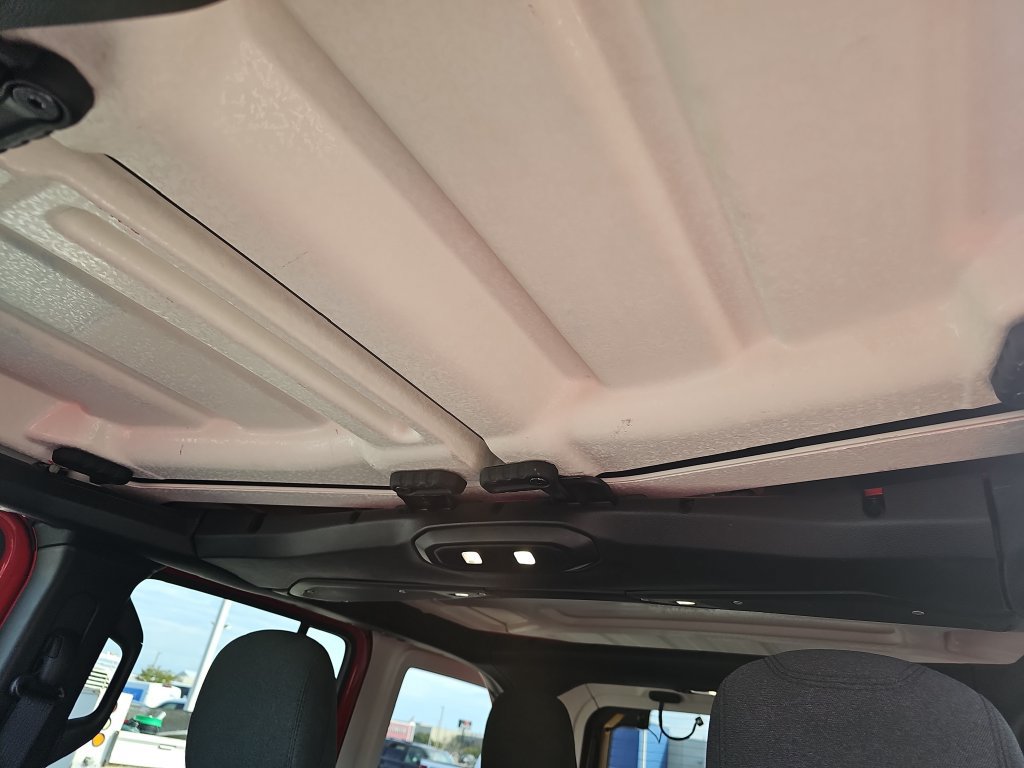 Used 2025 Jeep Wrangler Unlimited Rubicon AWD/4WD image 29