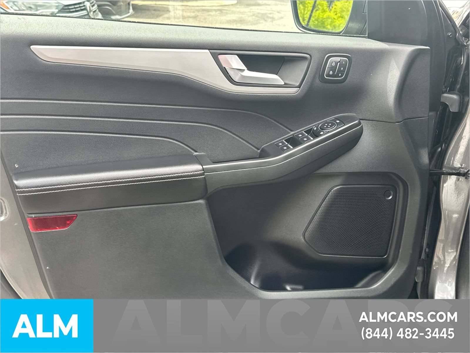 Certified 2025 Ford Escape Platinum AWD/4WD image 11