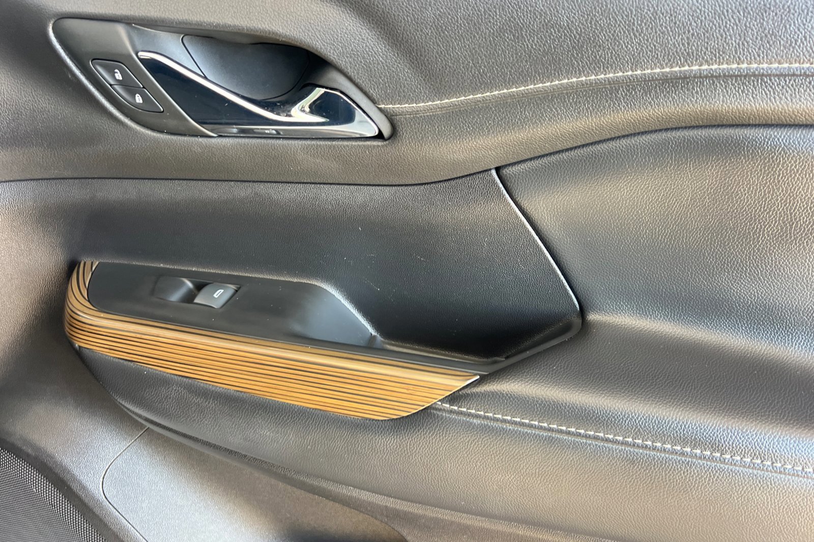 Used 2023 GMC Acadia SLE w/ Driver Convenience Package image 20