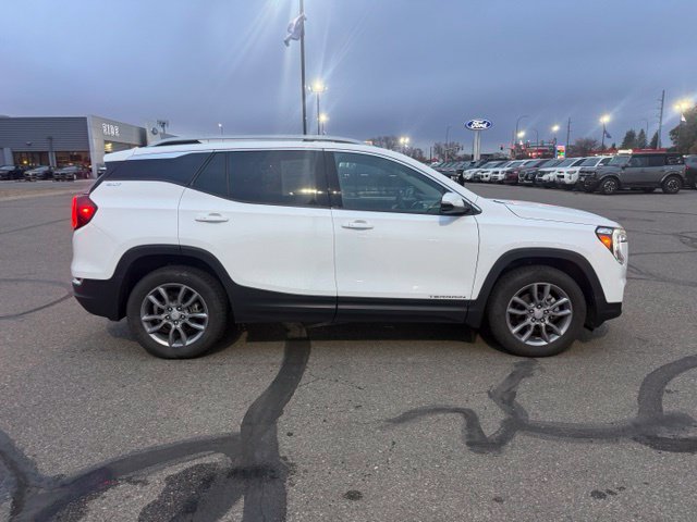 Used 2023 GMC Terrain SLT AWD/4WD image 11