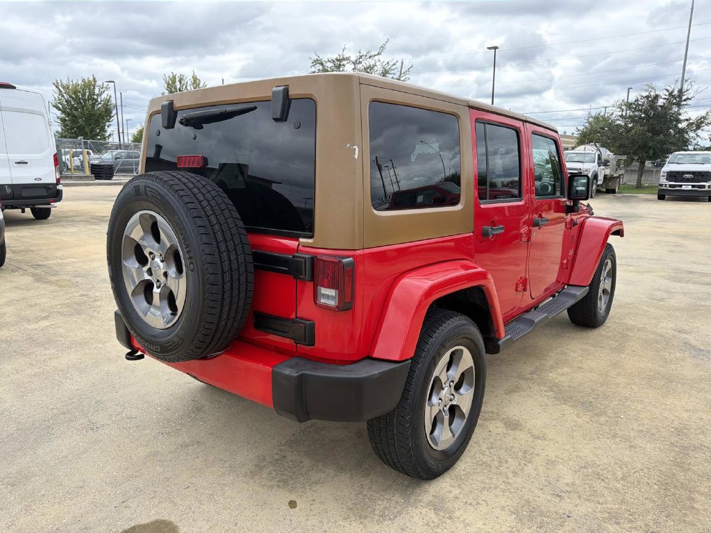 Used 2018 Jeep Wrangler Unlimited Sahara AWD/4WD image 9