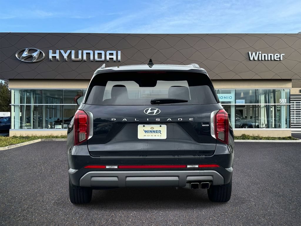 Used 2023 Hyundai Palisade Limited AWD/4WD image 3